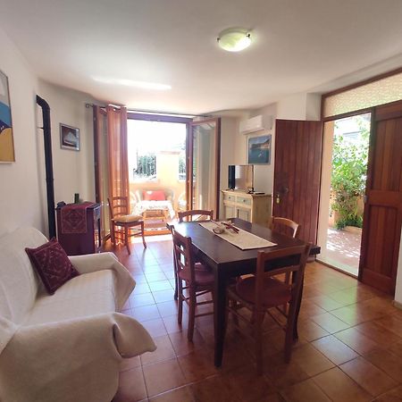 Casa Goletta Soggiorno Per 4 A 2 Minuti Dalla Spiaggia Iunq0334 Cala Gonone Exteriör bild